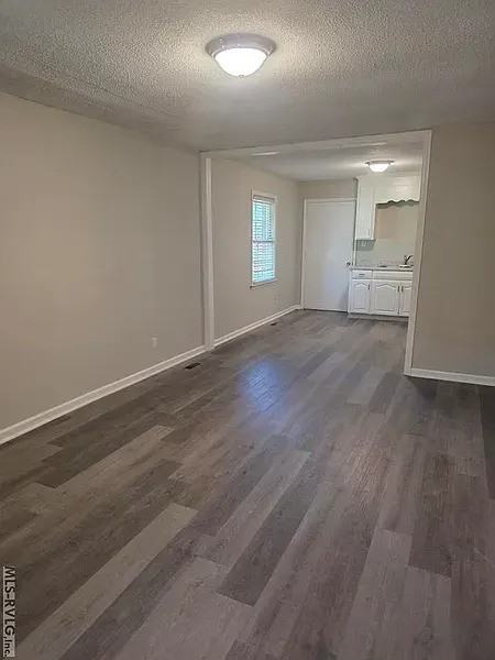 1728 Springfield Rd #NA - Photo 2 of 13