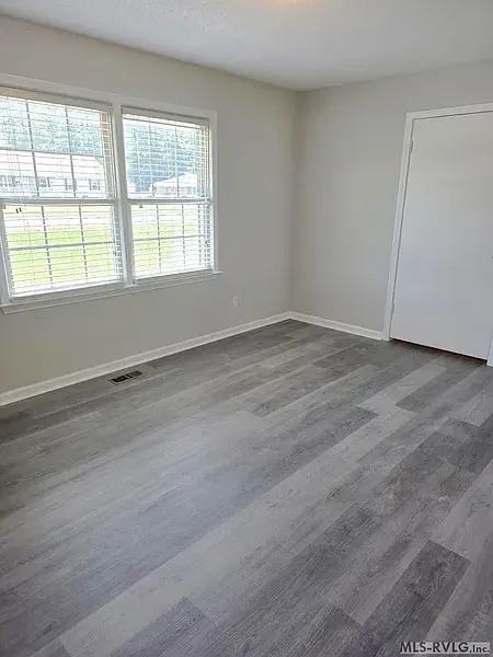1728 Springfield Rd #NA - Photo 3 of 13