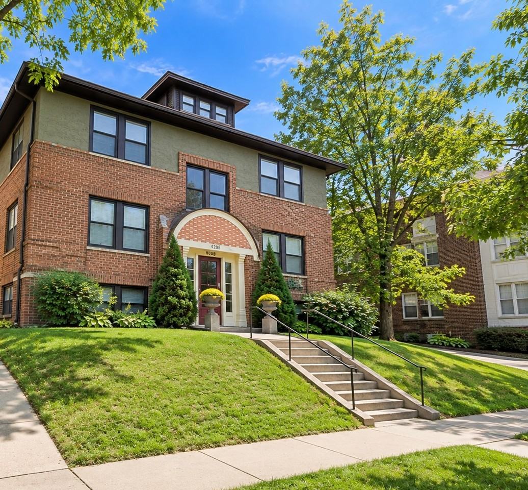 Goodrich Ave Apartments | Historic Charm & Spacious Living - Photo 3 of 30