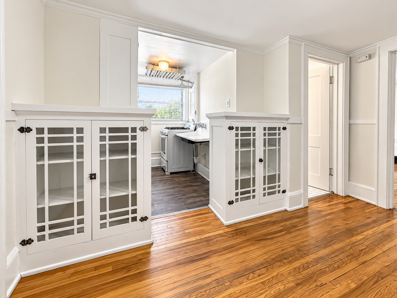 Goodrich Ave Apartments | Historic Charm & Spacious Living - Photo 4 of 30