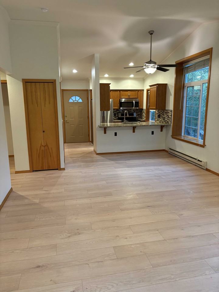 3358 Southbend Pl #201 - Photo 5 of 8