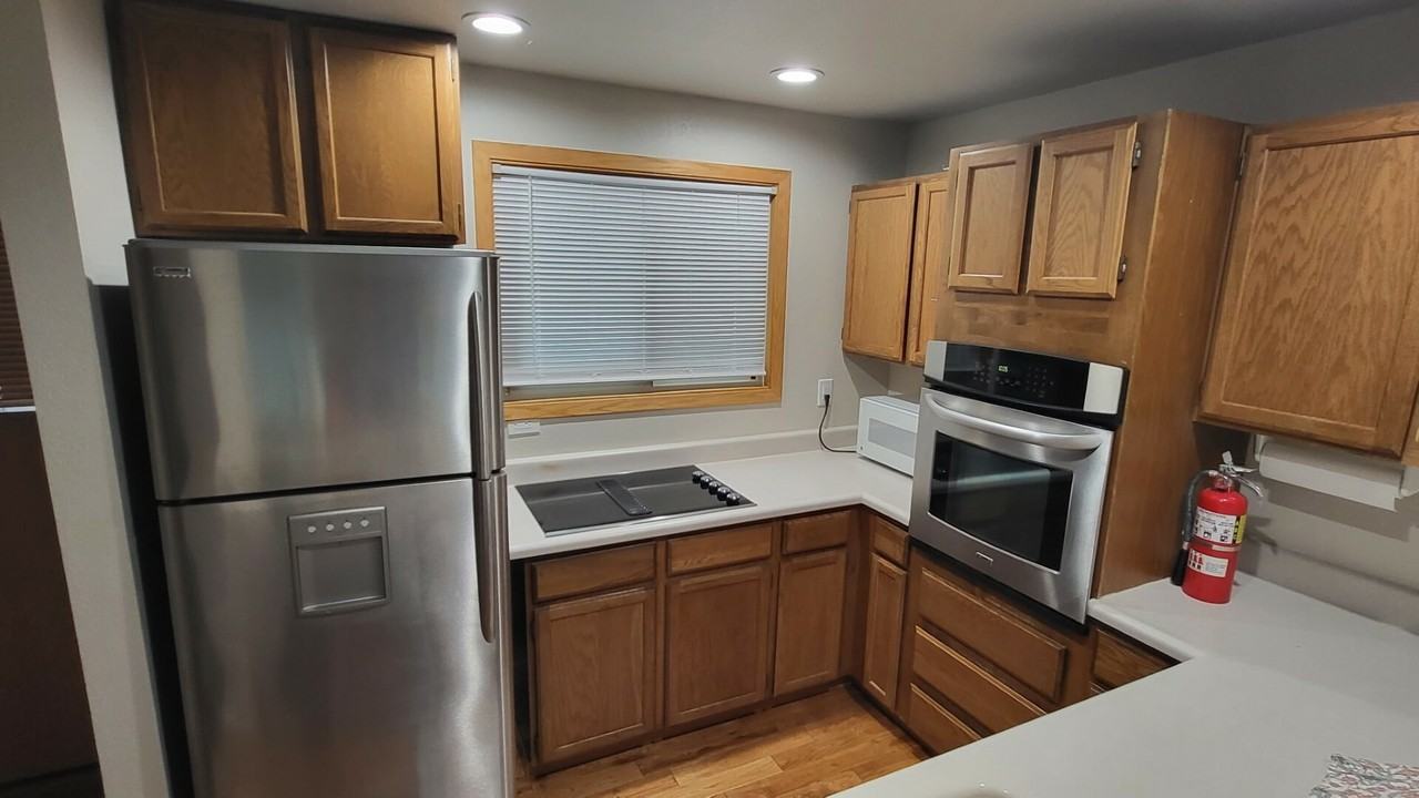 2042 S 233rd St - Photo 4 of 12