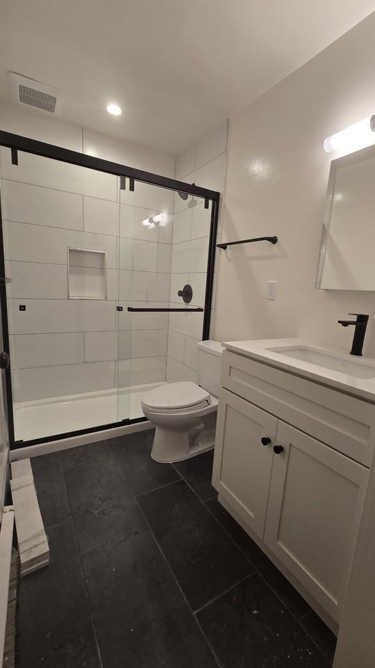 172 Locksley Ave #3 - Photo 5 of 9