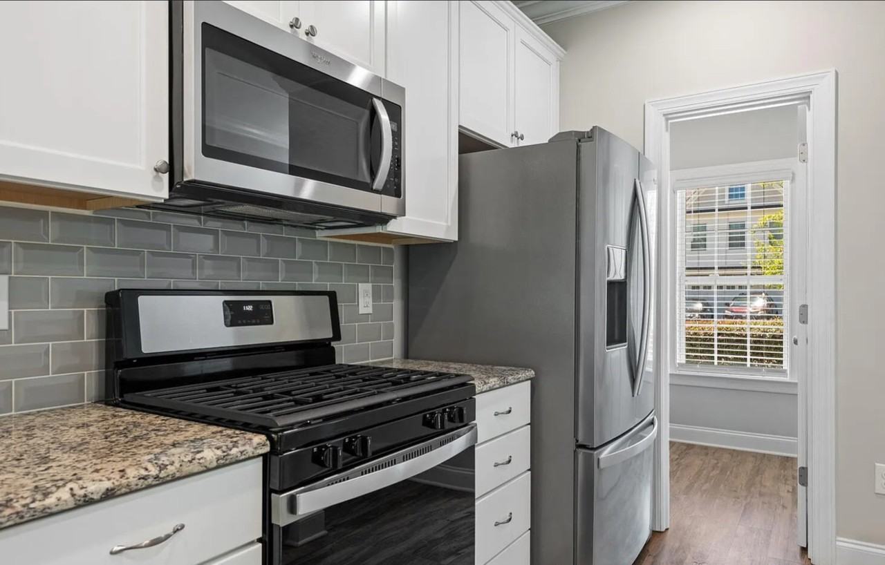 629 Barneswyck Dr - Photo 4 of 25
