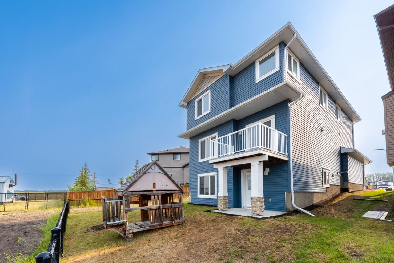 23 Lakewood Mews Uppr - Photo 2 of 36