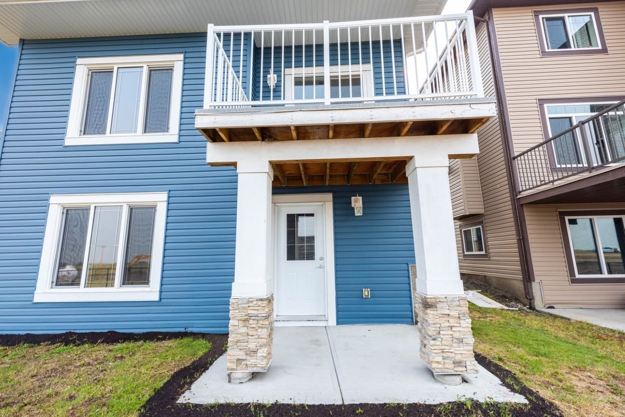23 Lakewood Mews Uppr - Photo 3 of 36