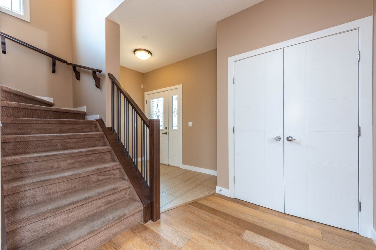 23 Lakewood Mews Uppr - Photo 4 of 36