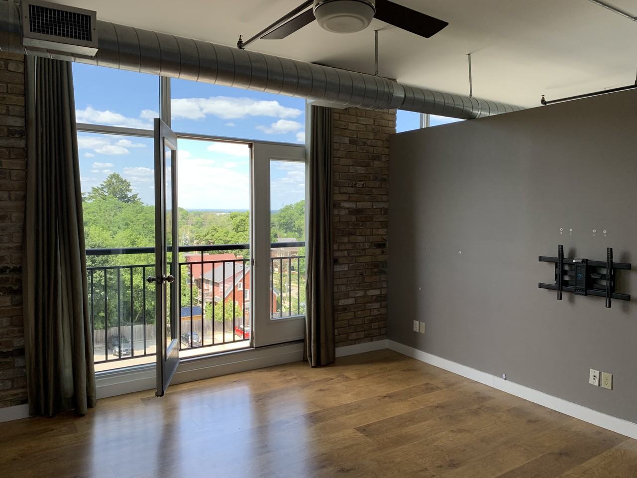 120 Mansion St - Photo 5 of 10