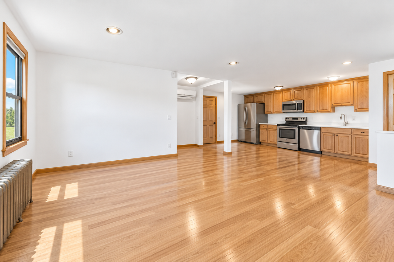 Live Near Como Park! Charming 4 - Photo 3 of 22
