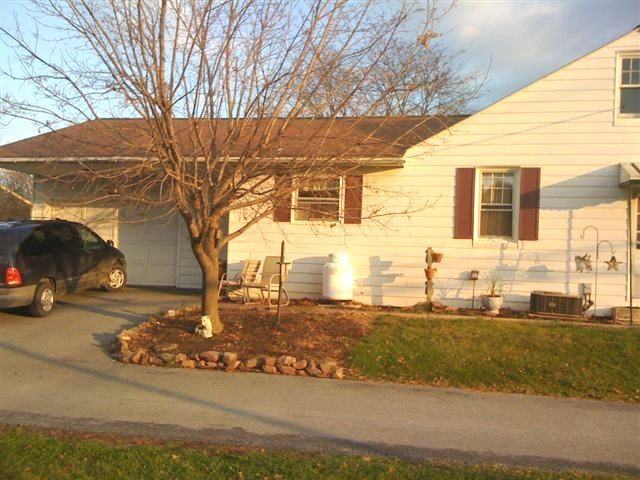 1037 Dry Tavern Rd - Photo 2 of 2