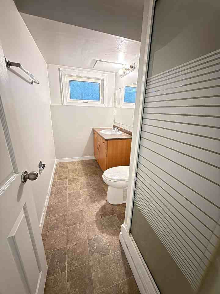 11731 40 Ave Nw - Photo 5 of 10