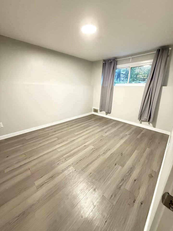 11731 40 Ave Nw - Photo 6 of 10