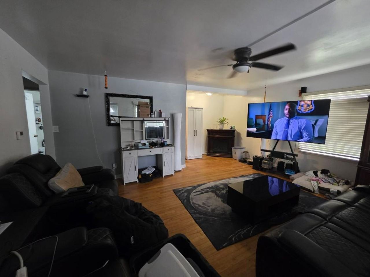 677 Russell St - Photo 3 of 12