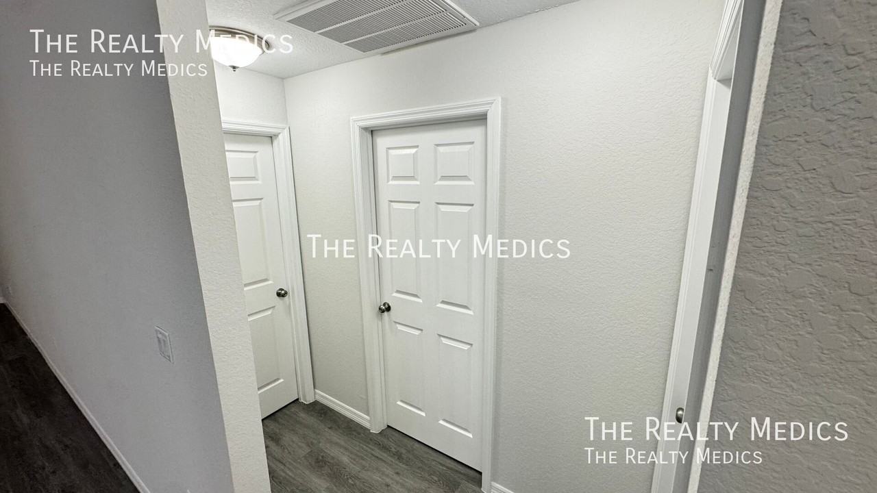 4163 Hammock Rd - Photo 7 of 32