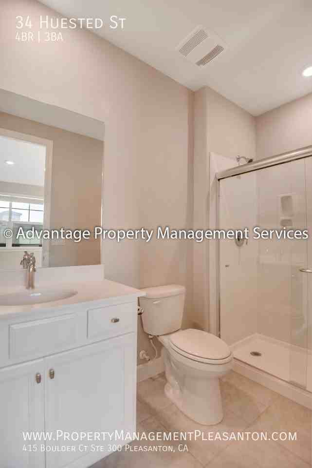 34 Huested St - Photo 7 of 24