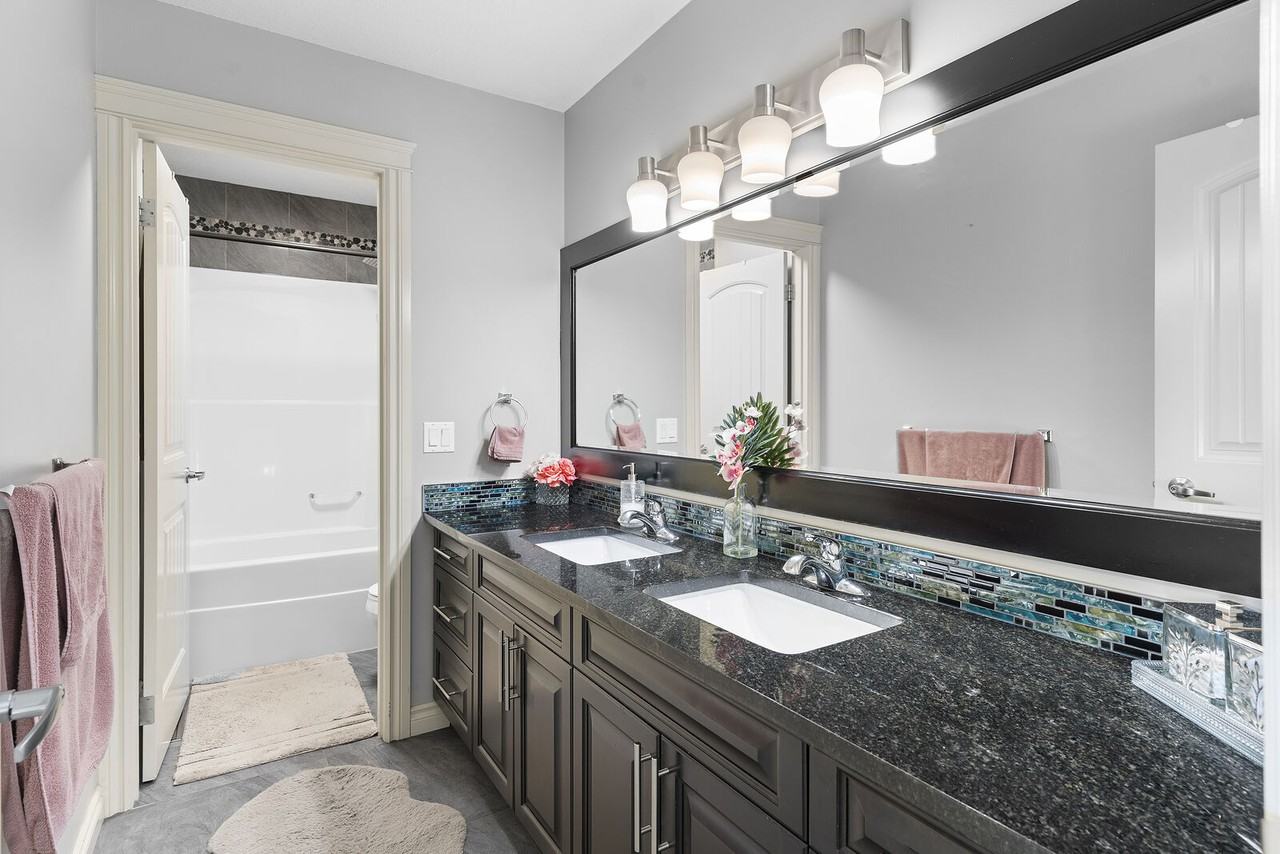 409 Kinniburgh Blvd - Photo 2 of 13