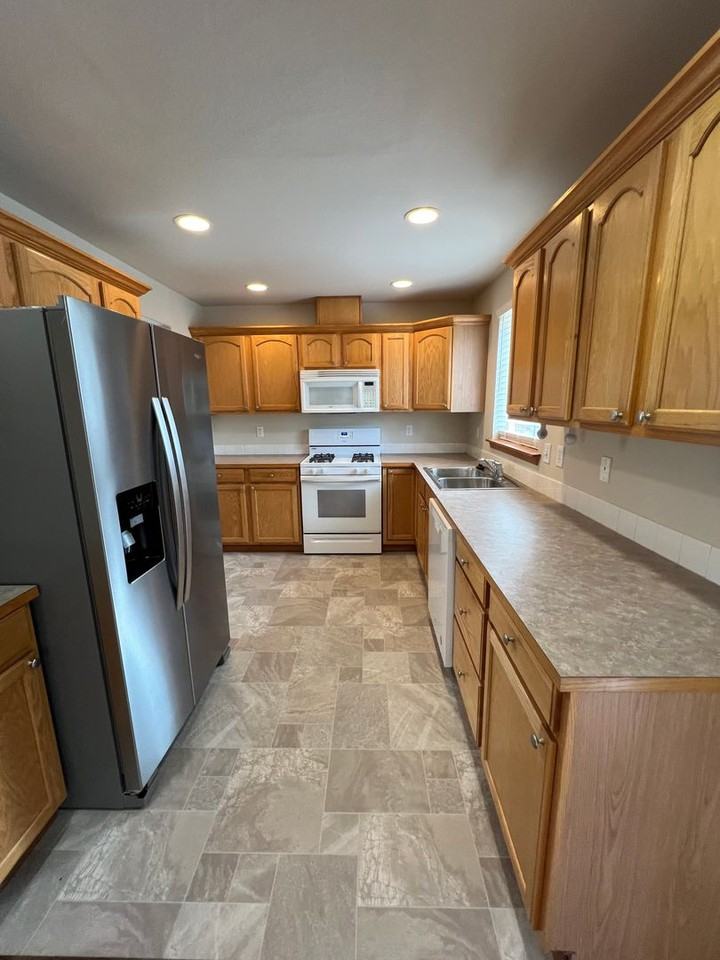 20514 66th Dr Ne - Photo 3 of 31