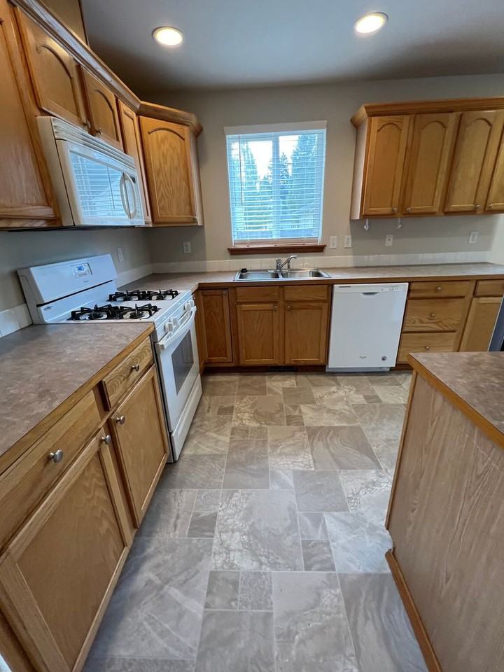 20514 66th Dr Ne - Photo 5 of 31