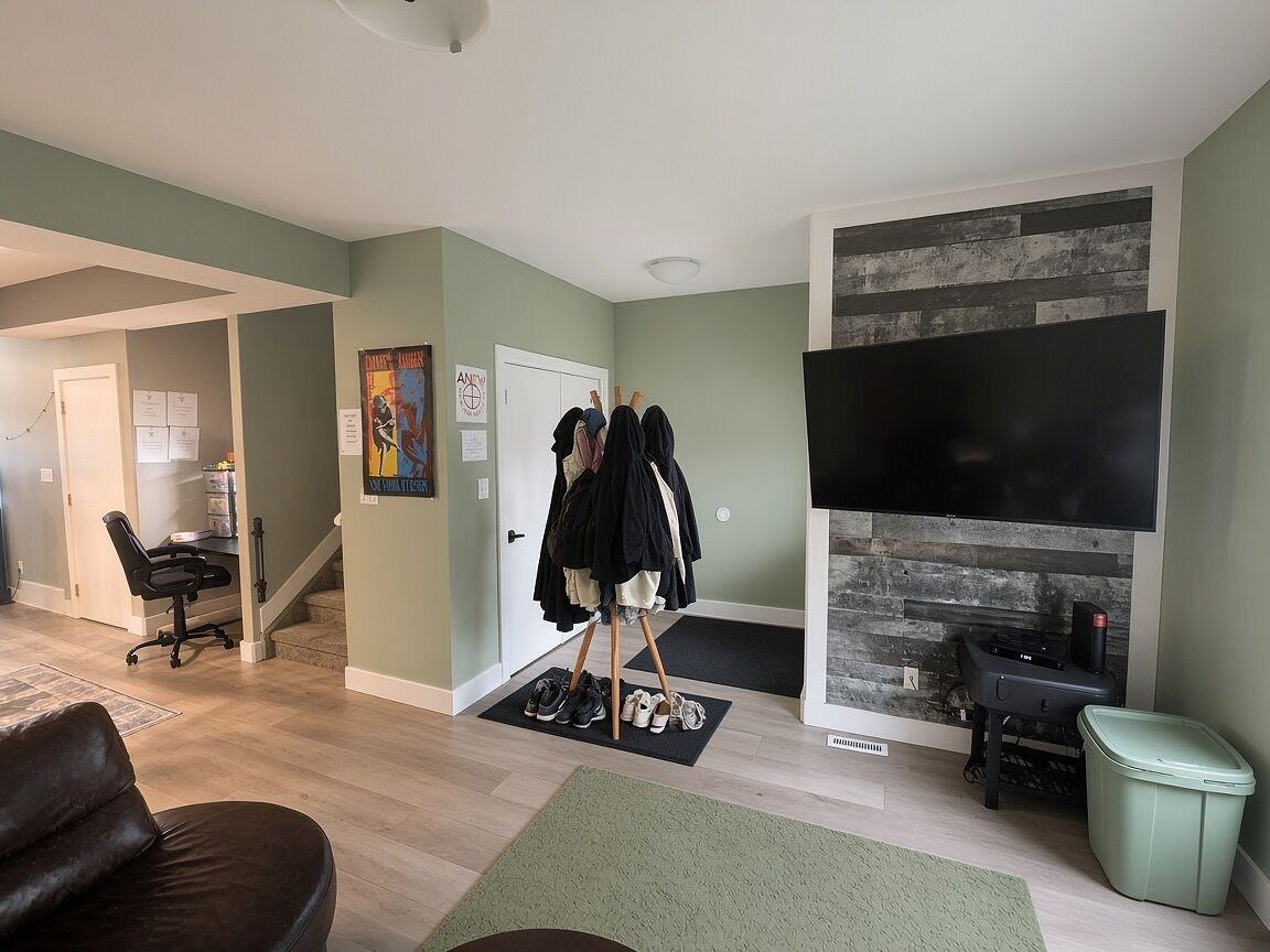 24 Davis St - Photo 4 of 11