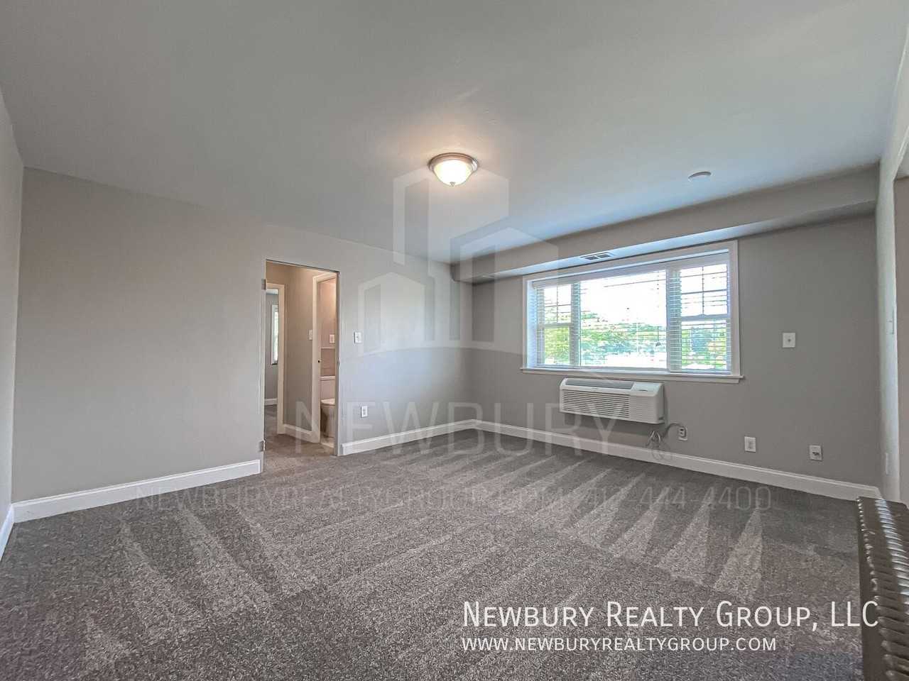 106 W Steuben St #4 - Photo 3 of 24