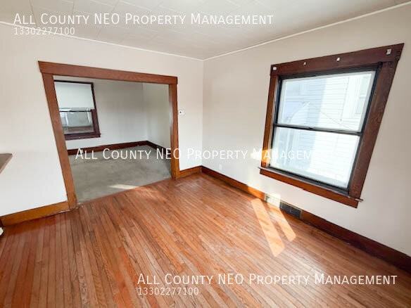 1883 2nd St - Photo 7 of 38