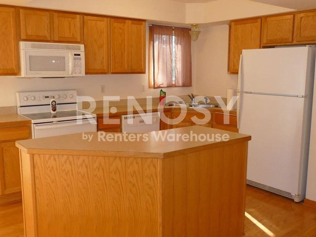 29653 North Ct - Photo 3 of 7