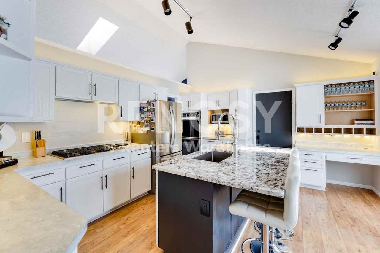 10805 46th Pl N - Photo 3 of 16