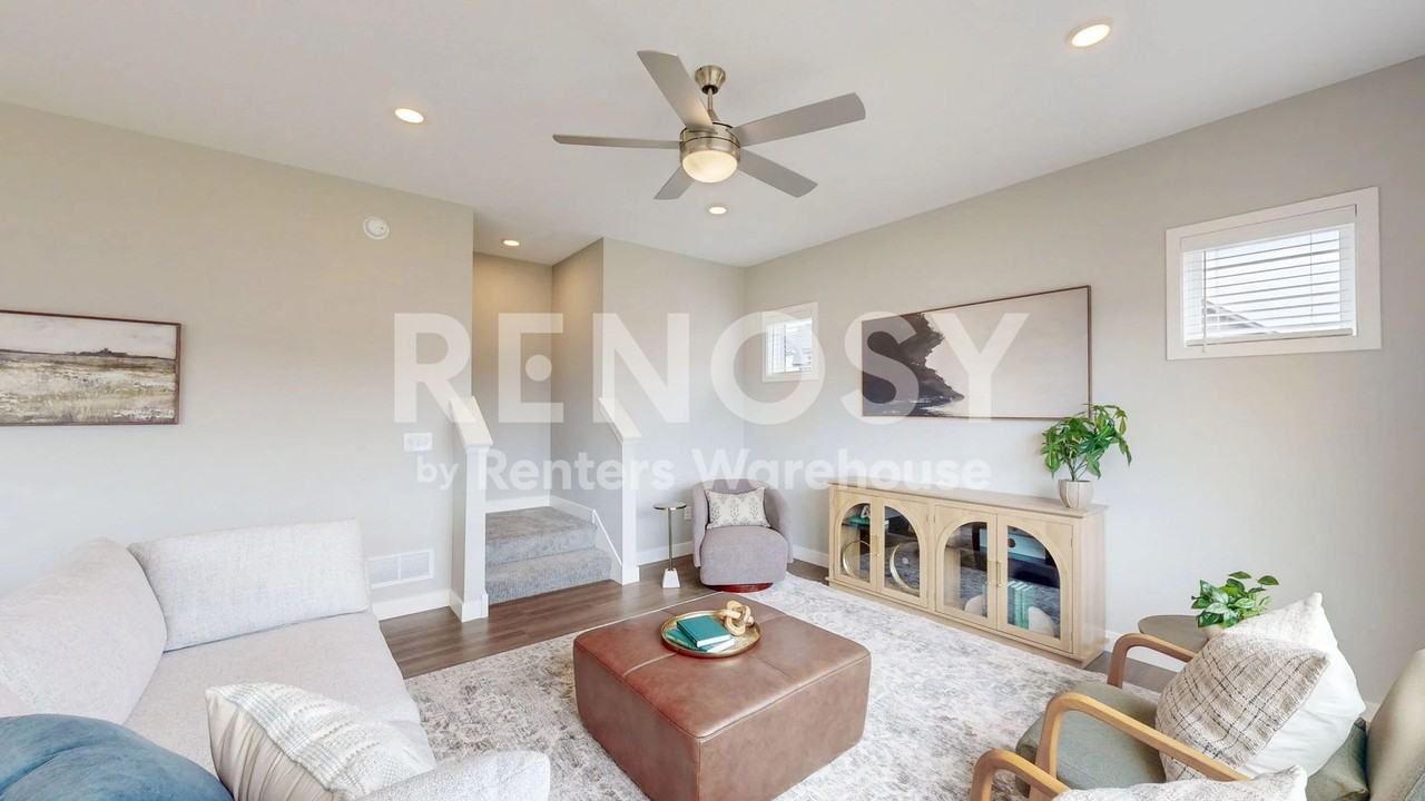 16002 Kenyon Ct - Photo 4 of 39