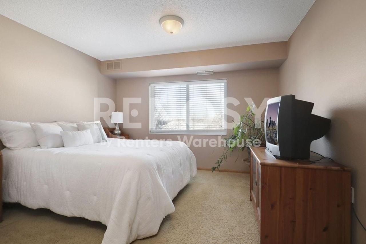1321 Lake Dr W #309 - Photo 7 of 16