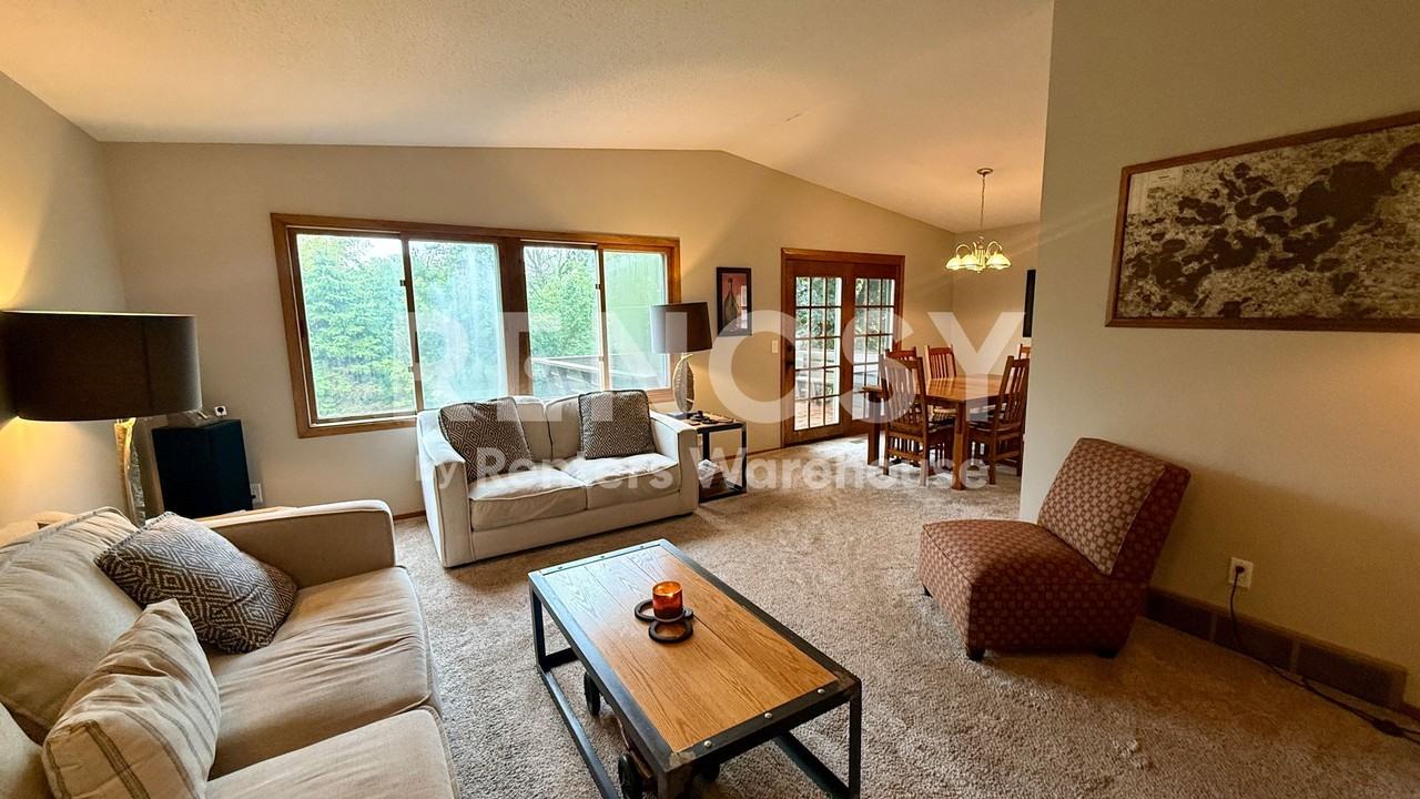 6664 Edgemont Blvd N - Photo 3 of 35