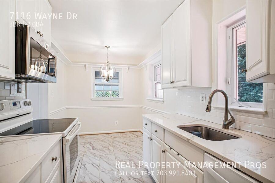 7116 Wayne Dr - Photo 7 of 38