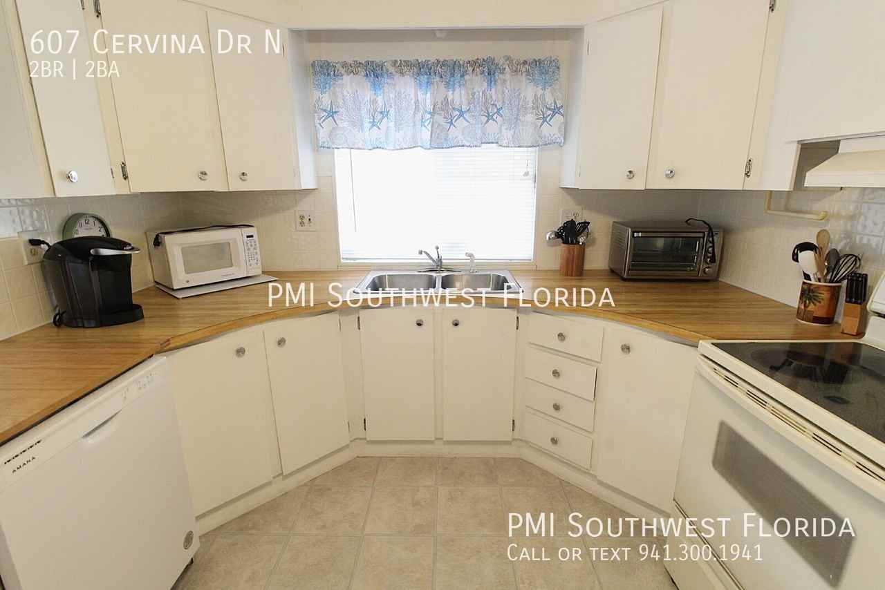 607 Cervina Dr N - Photo 5 of 31