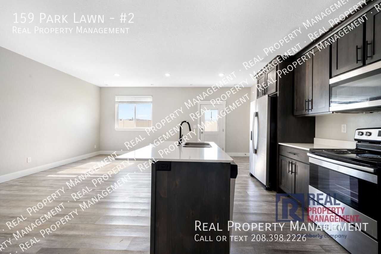 159 Park Lawn Dr #2 - Photo 5 of 16