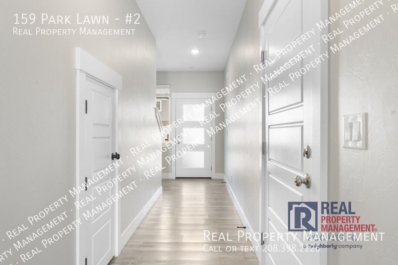 159 Park Lawn Dr #2 - Photo 6 of 16