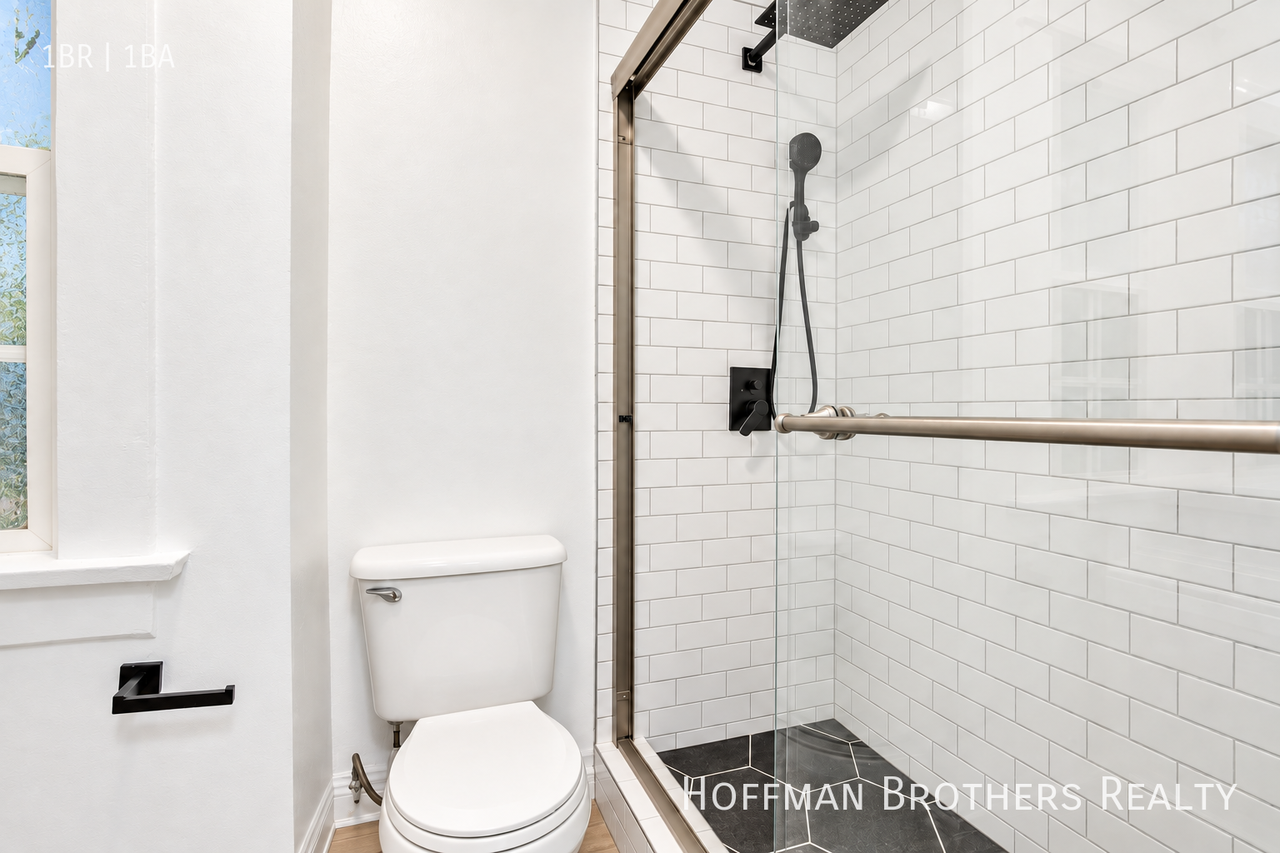 1934 New England St #5 - Photo 6 of 8