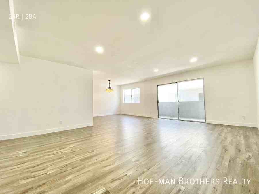121 N Croft Ave #207 - Photo 2 of 25