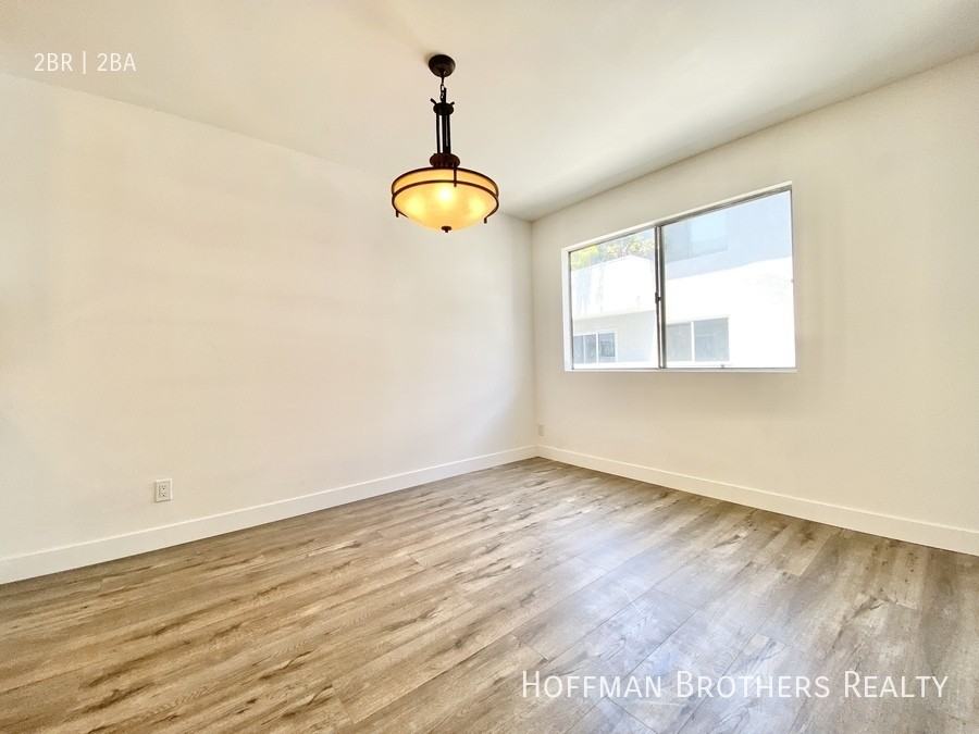 121 N Croft Ave #207 - Photo 7 of 25
