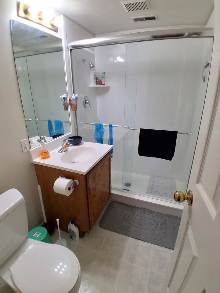 565 N 300 E - Photo 4 of 27