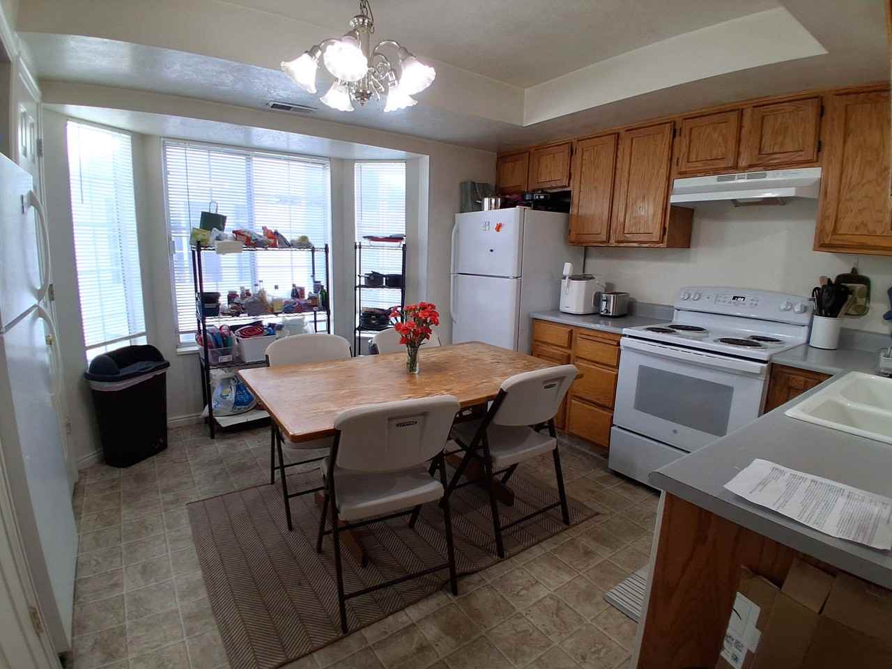 565 N 300 E - Photo 5 of 27