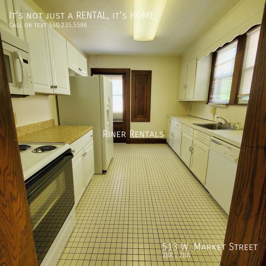 513 W Market St - Photo 4 of 16