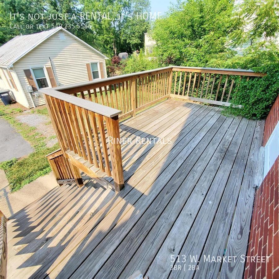 513 W Market St - Photo 7 of 16