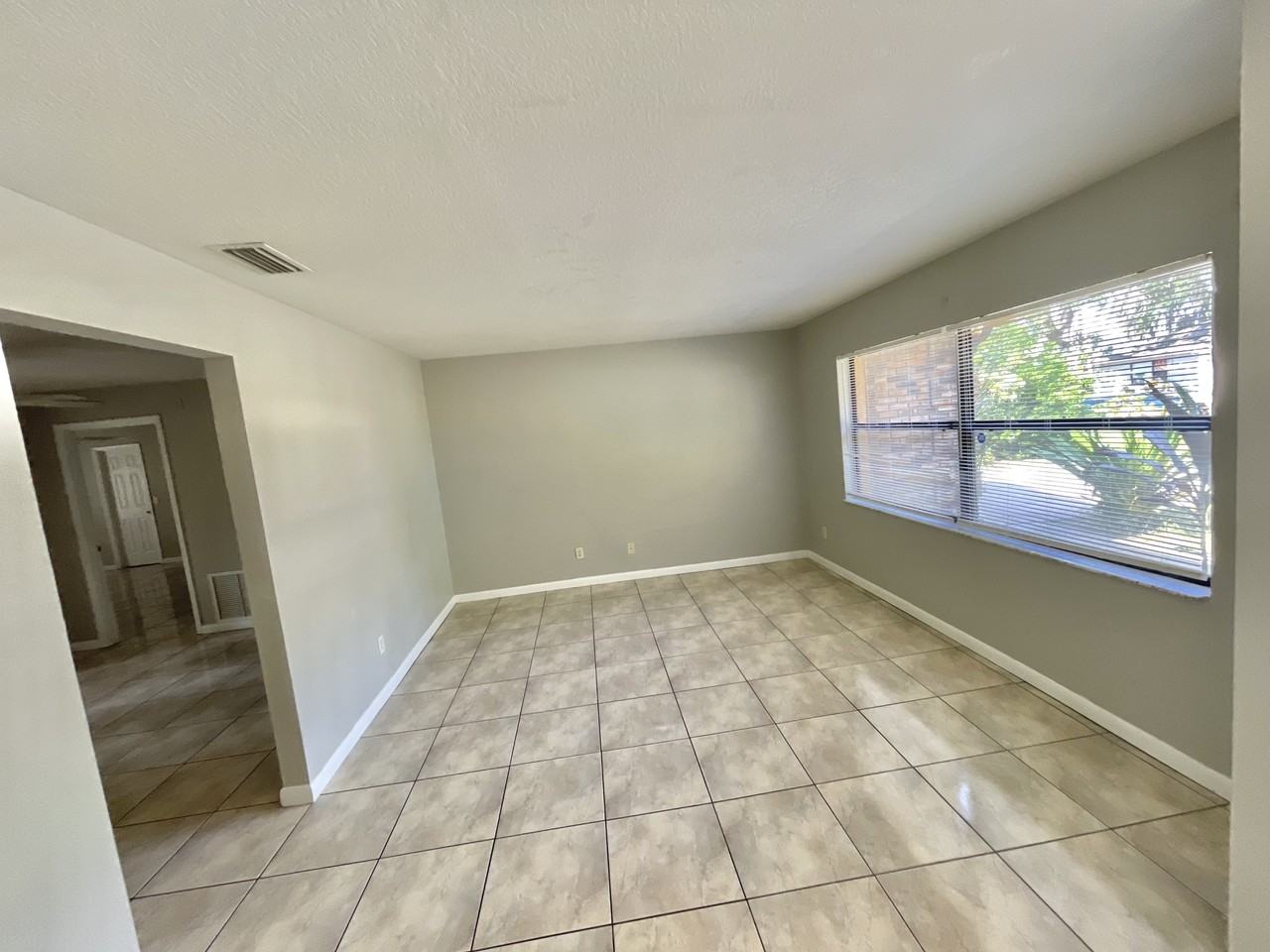 4485 White Oak Cir #1 - Photo 4 of 19