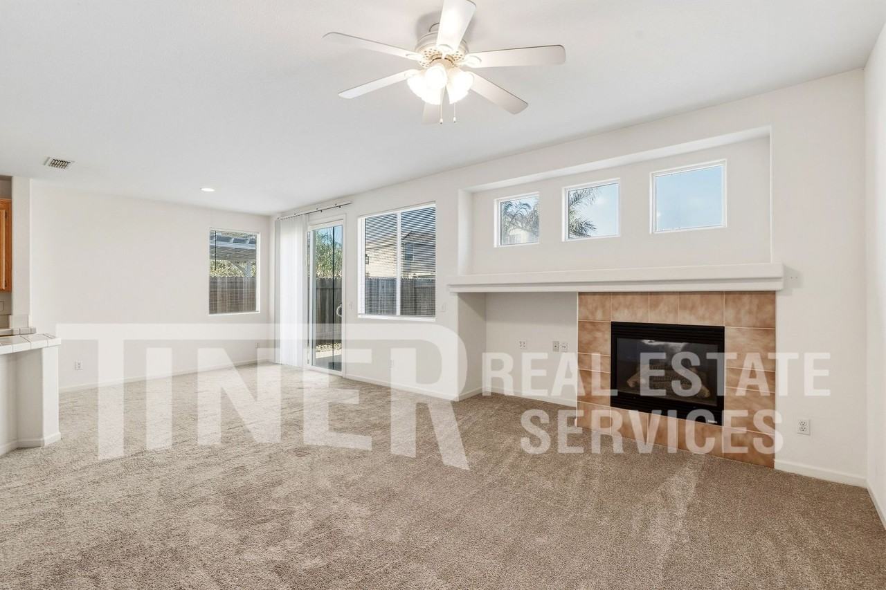 10144 Blossom Ridge Dr - Photo 3 of 29