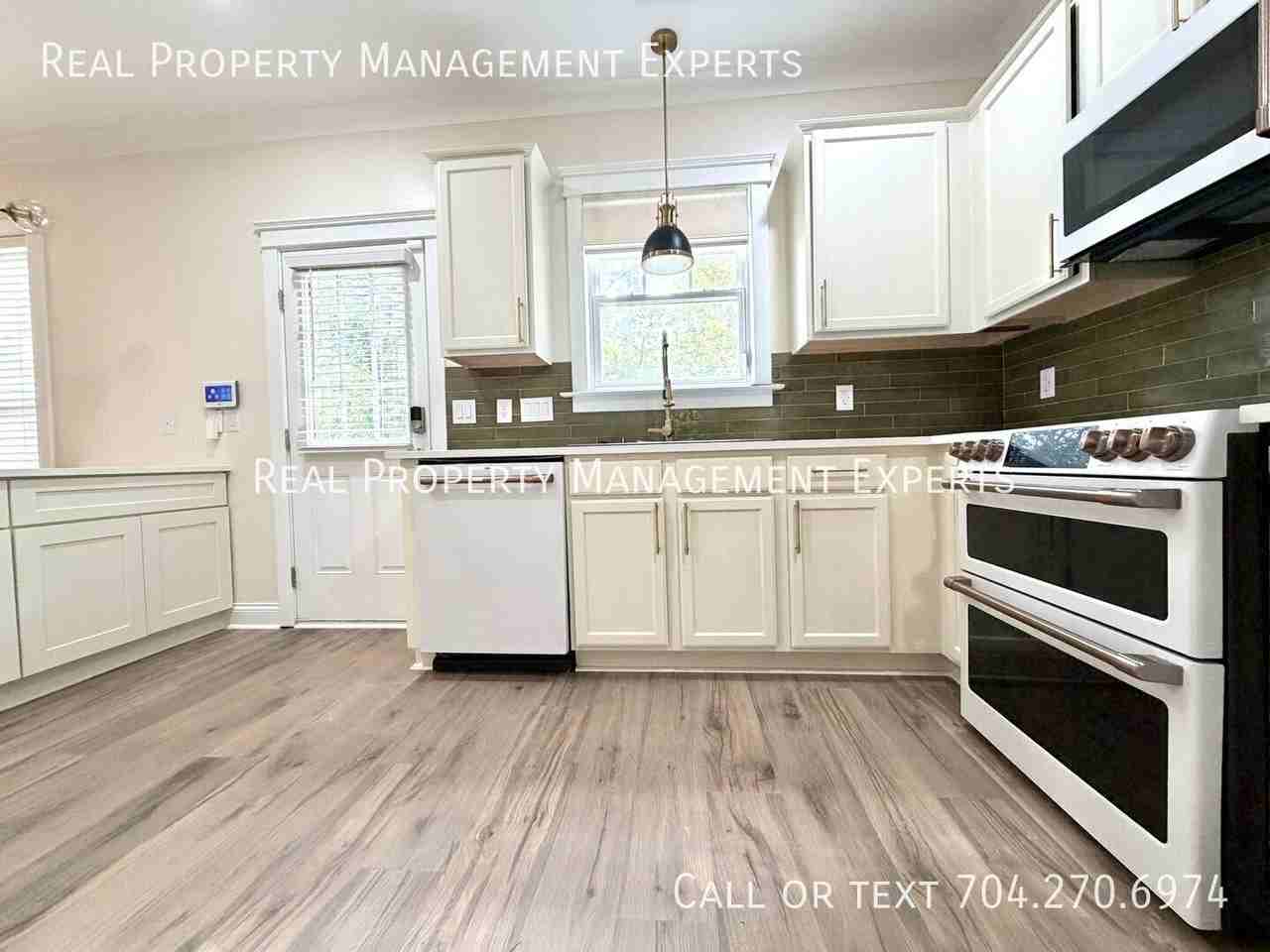15116 Norman View Ln - Photo 2 of 19