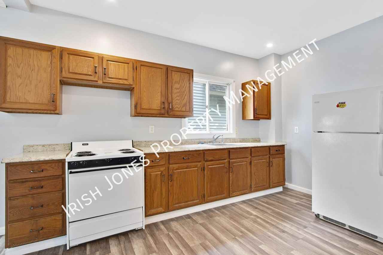 161 Austin St - Photo 3 of 17
