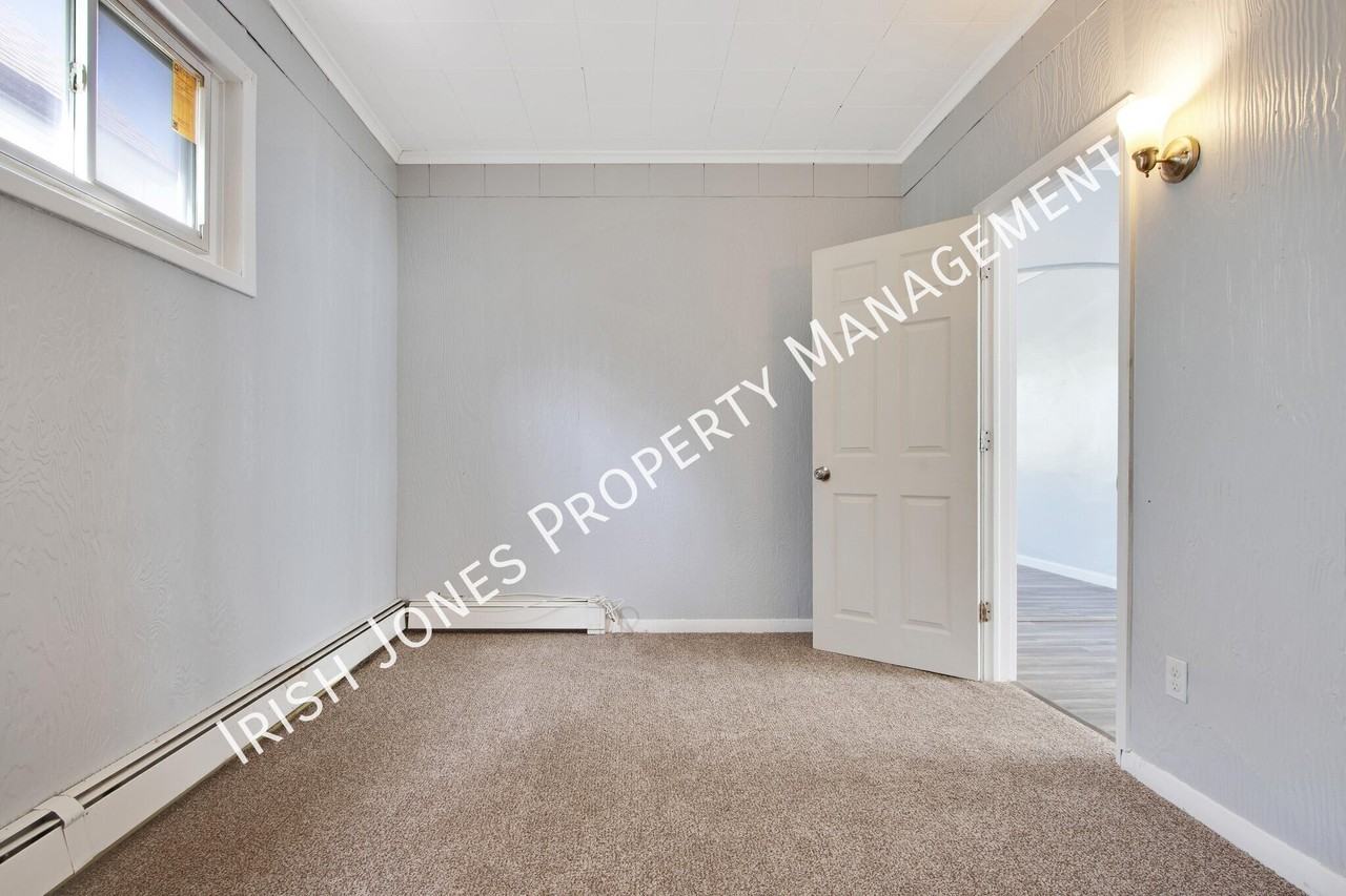 161 Austin St - Photo 5 of 17