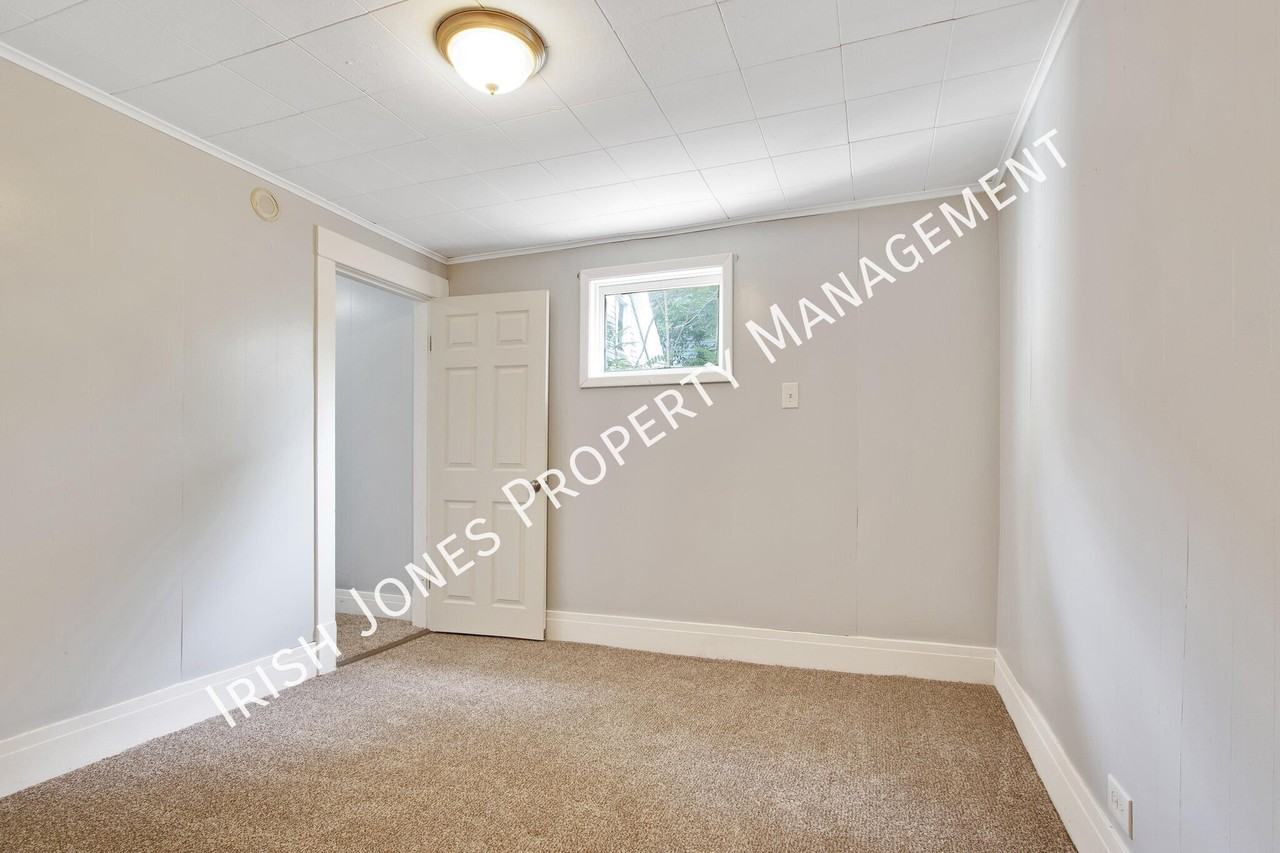 161 Austin St - Photo 7 of 17