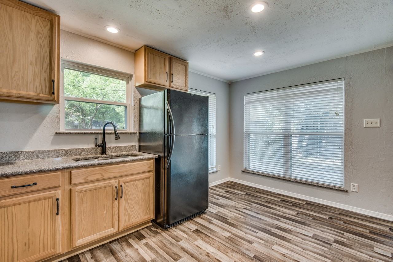 2131 Onetta Dr - Photo 2 of 12