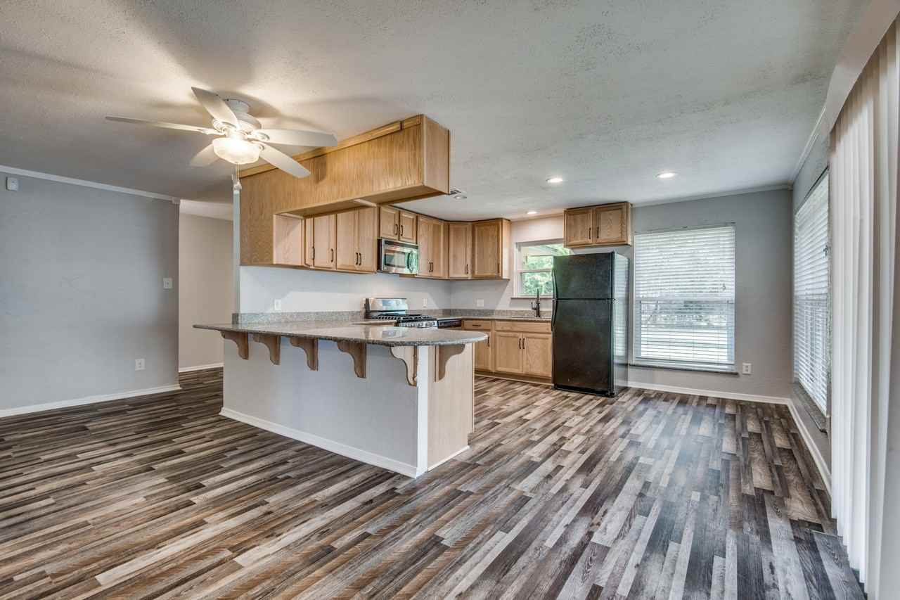 2131 Onetta Dr - Photo 3 of 12