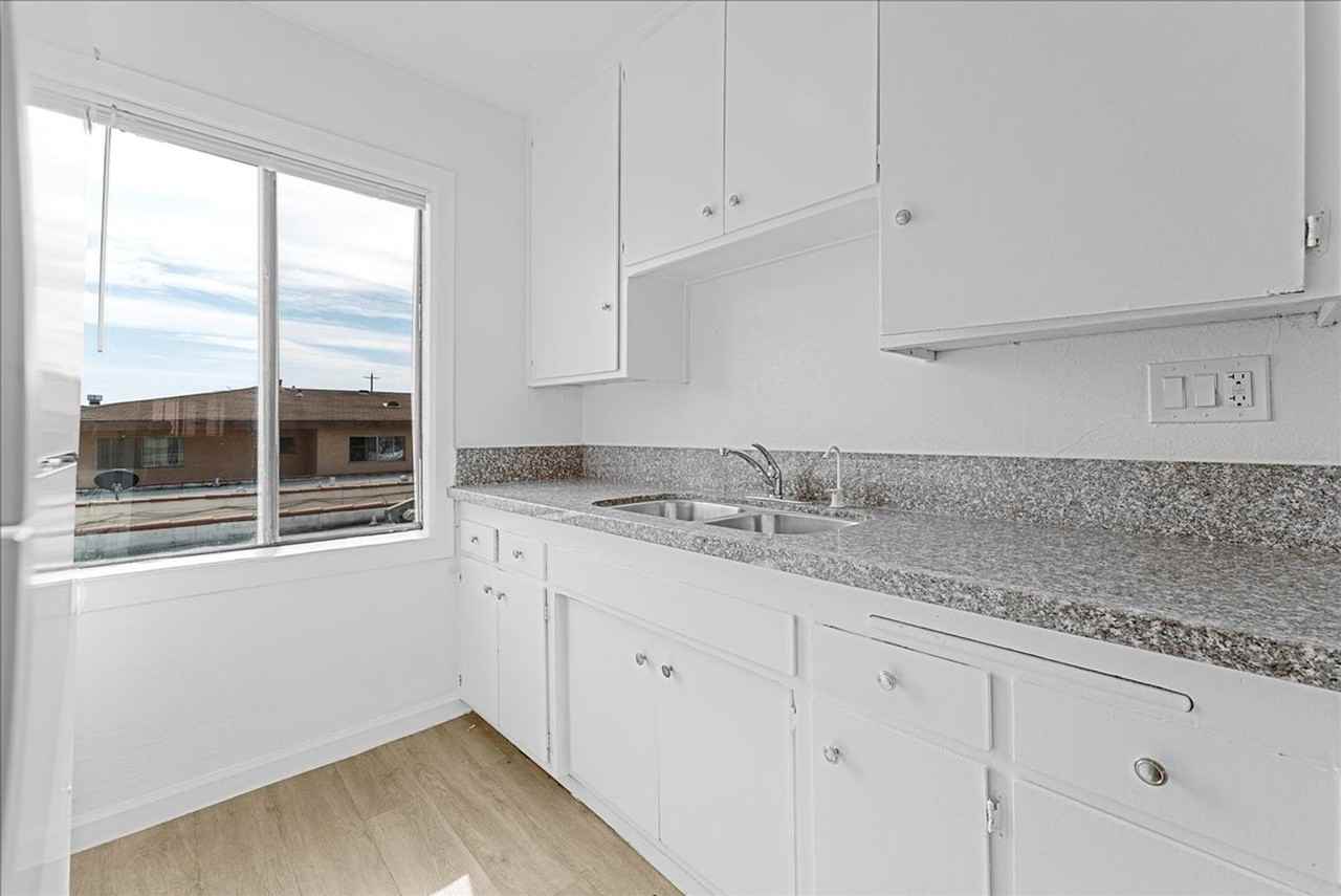 13106 S Vermont Ave #06 - Photo 5 of 15